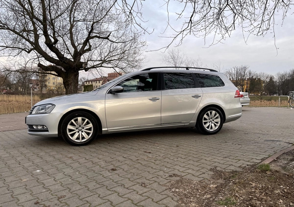Volkswagen Passat cena 32999 przebieg: 349000, rok produkcji 2014 z Warszawa małe 497